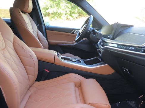 Used 2025 BMW X5 sDrive40i w/ M Sport Package image 18