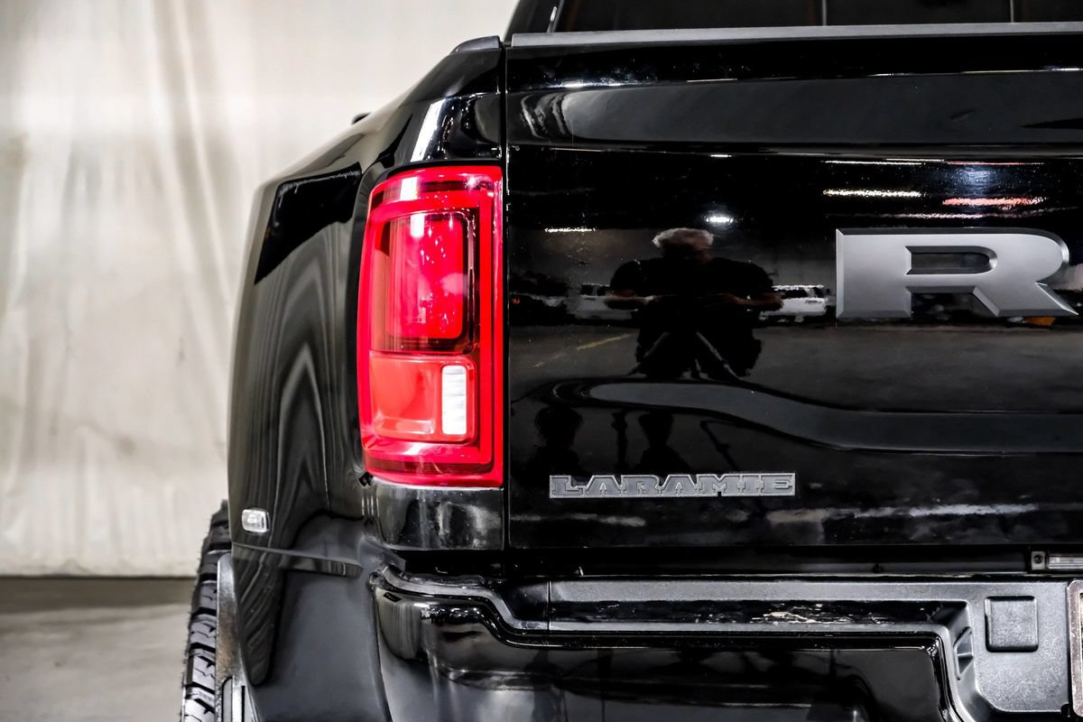 Used 2025 RAM 3500 Laramie AWD/4WD image 41