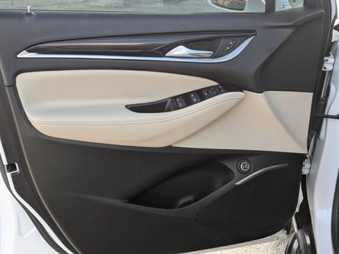 Used 2020 Buick Enclave Essence w/ Sport Touring Edition image 11