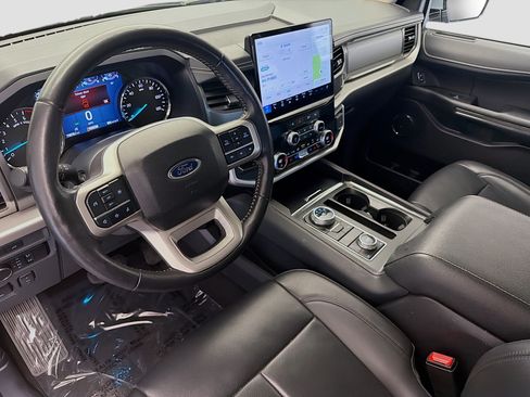 Used 2024 Ford Expedition XLT AWD/4WD image 7