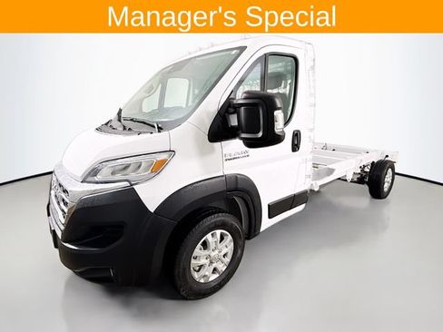 Used 2025 RAM ProMaster 3500 w/ Quick Order Package 22G SLT FWD image 3