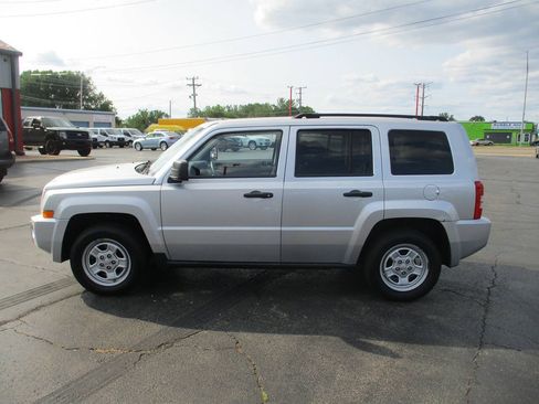 Used 2010 Jeep Patriot Sport FWD image 3