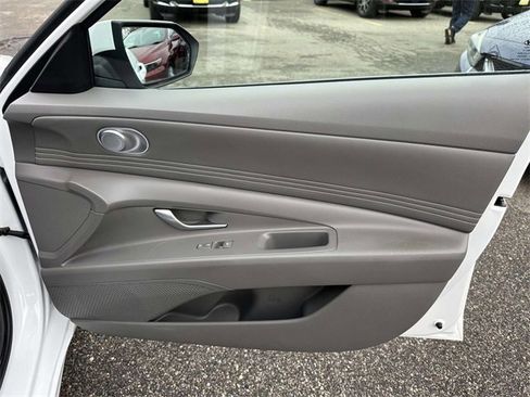 Used 2022 Hyundai Elantra SEL w/ Convenience Package image 24