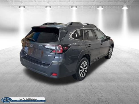 Used 2023 Subaru Outback Premium AWD/4WD image 7
