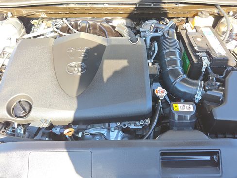 Used 2018 Toyota Camry XSE image 30