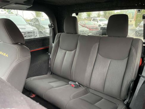 Used 2015 Jeep Wrangler Sahara AWD/4WD image 3