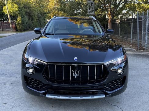 Used 2017 Maserati Levante w/ Luxury Package image 3