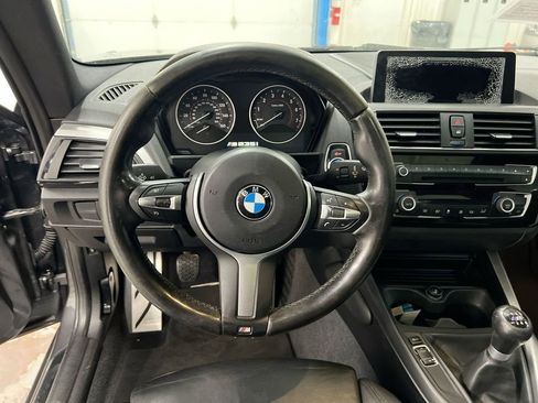 Used 2016 BMW M235i Coupe RWD image 11