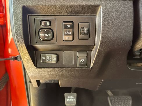 Used 2016 Toyota Tundra SR5 image 18
