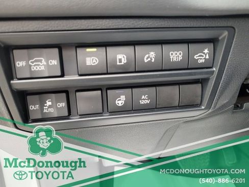 Certified 2024 Toyota Sequoia Platinum image 22