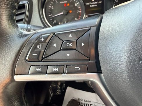Used 2017 Nissan Rogue SL w/ SL Premium Package FWD image 22