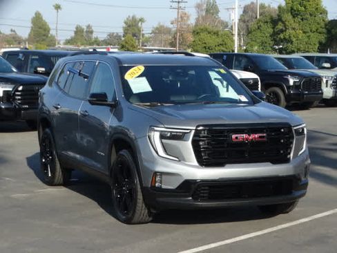Used 2024 GMC Acadia Elevation w/ Black Edition image 2