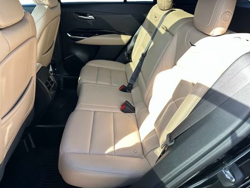 Used 2024 Cadillac XT4 Luxury w/ Cold Weather Package AWD/4WD image 11