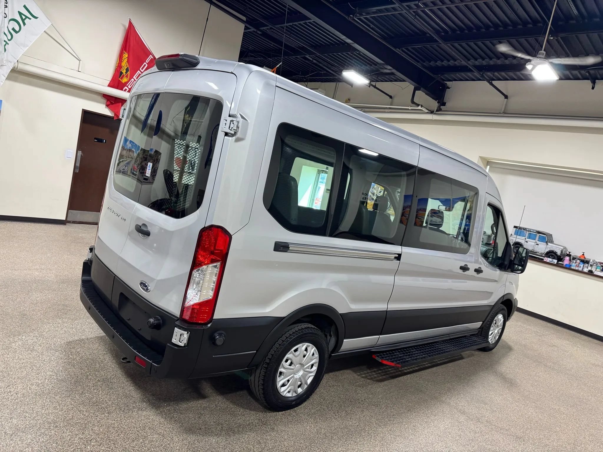Used 2019 Ford Transit 250 148 Medium Roof RWD image 16