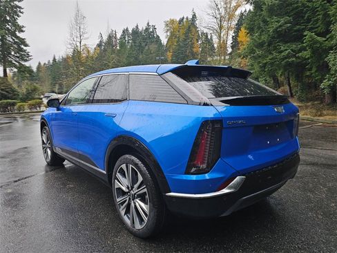 New 2026 Cadillac Optiq Luxury 2 image 3