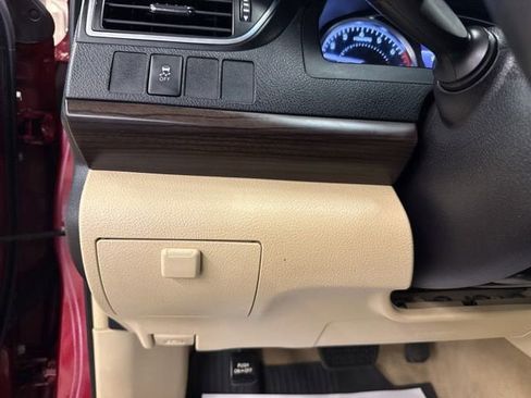 Used 2017 Toyota Camry XLE FWD image 19