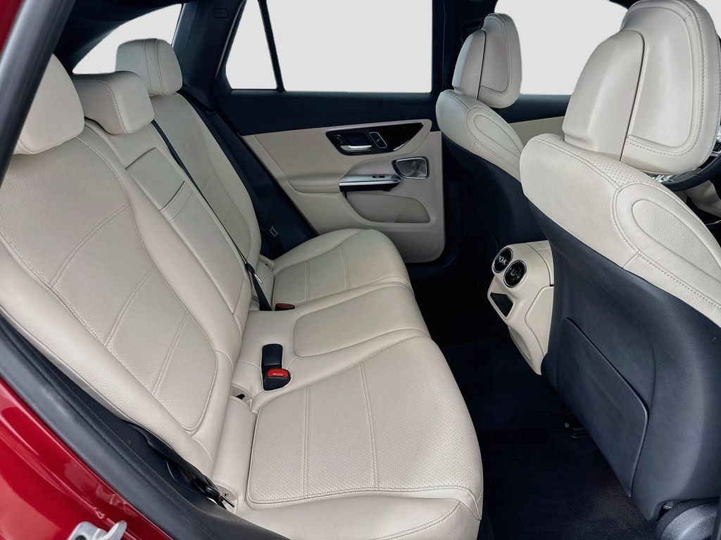 Certified 2026 Mercedes-Benz GLC 300 image 21