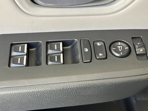 Certified 2025 Honda Pilot Touring image 12