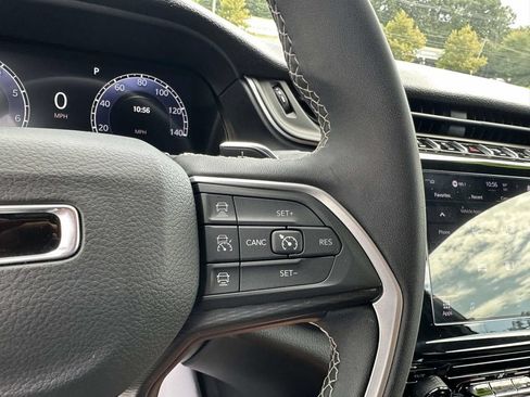 Used 2025 Jeep Grand Cherokee L Laredo AWD/4WD image 31