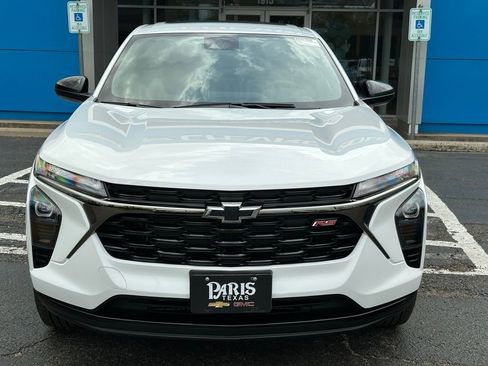 New 2026 Chevrolet Trax RS w/ Sunroof Package image 2