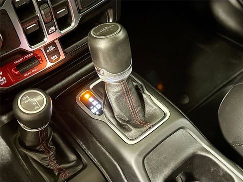 Used 2021 Jeep Gladiator Rubicon image 17