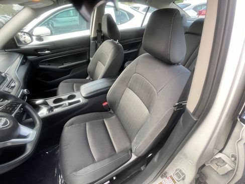 Used 2025 Nissan Altima 2.5 SV image 37