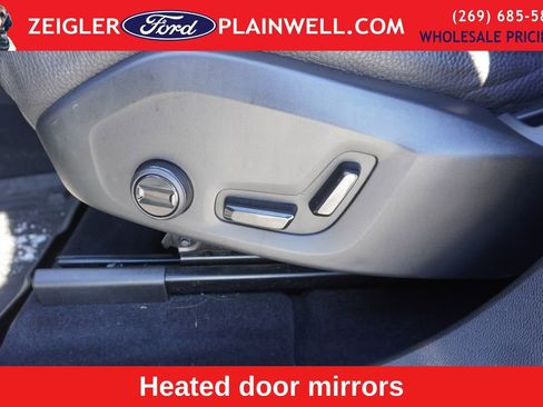 Used 2023 Volvo XC60 T8 Plus w/ Protection Package Premier image 19