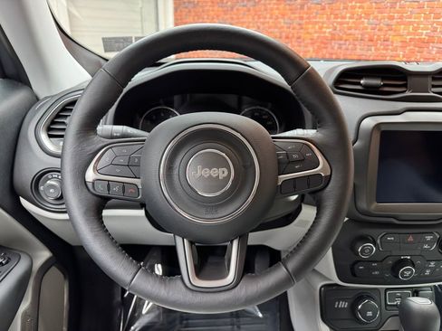 Used 2022 Jeep Renegade Limited AWD/4WD image 14