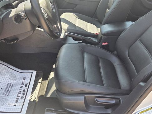 Used 2012 Volkswagen Jetta TDI FWD image 8