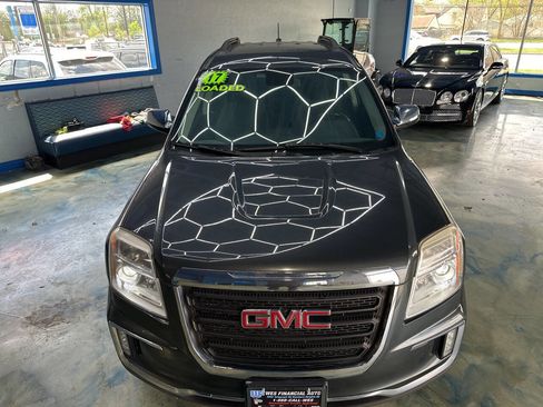 Used 2017 GMC Terrain SLE image 9