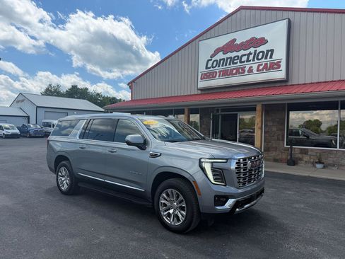 Used 2025 GMC Yukon XL Denali AWD/4WD image 2