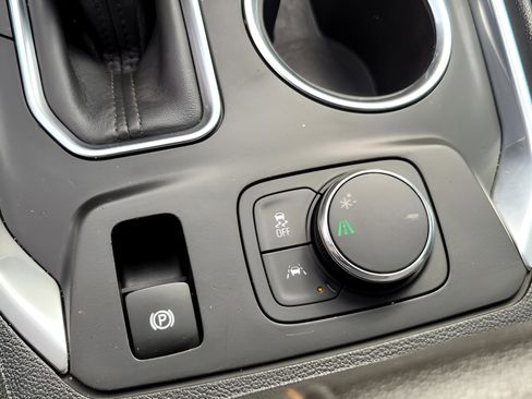 Used 2020 Chevrolet Traverse RS image 10