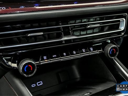 Used 2024 Chevrolet Traverse Z71 image 19