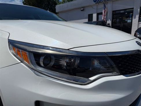 Used 2017 Kia Optima LX FWD image 15