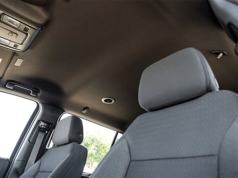 Used 2025 Chevrolet Suburban LS image 33