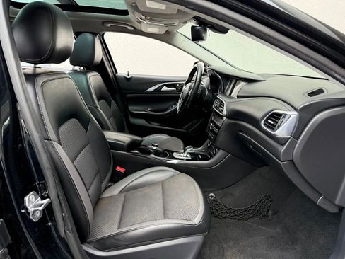 Used 2019 INFINITI QX30 AWD w/ Navigation Package image 16
