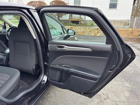 Used 2019 Ford Fusion SE AWD/4WD image 17