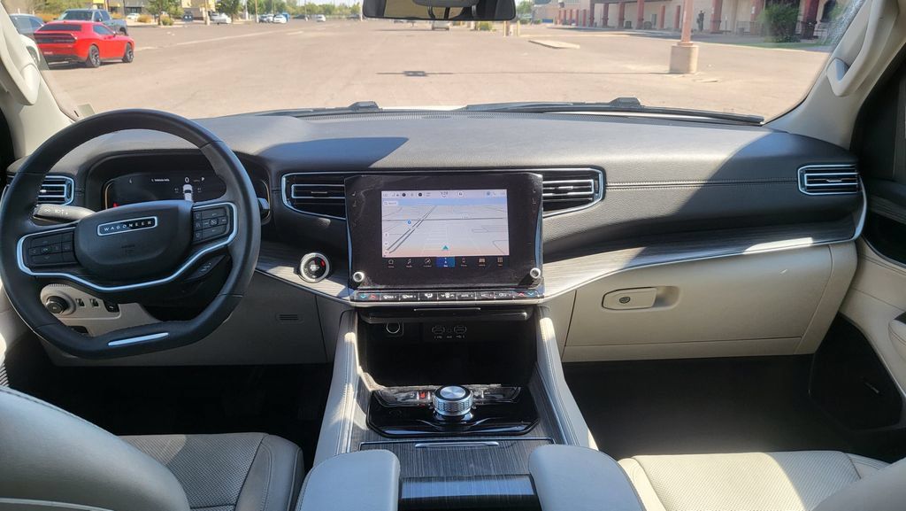 Used 2024 Jeep Wagoneer L Series II w/ Flexible Seating Group RWD image 35