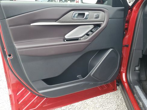 New 2026 Ford Explorer Platinum image 17