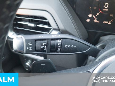 Used 2025 GMC Yukon Denali AWD/4WD image 16