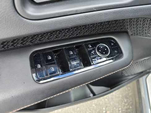 Used 2023 Nissan Ariya AWD image 27