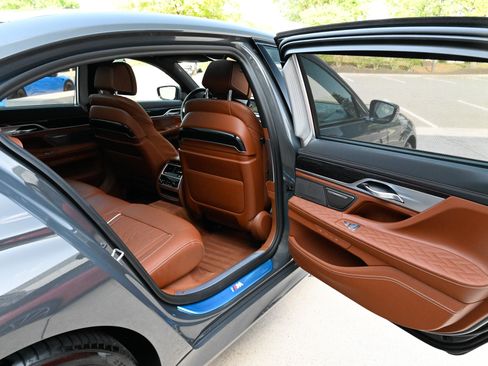 Used 2021 BMW 750i xDrive w/ Luxury Rear Seating Package AWD/4WD image 50