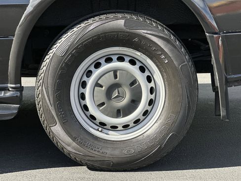 Used 2016 Mercedes-Benz Sprinter 2500 image 8