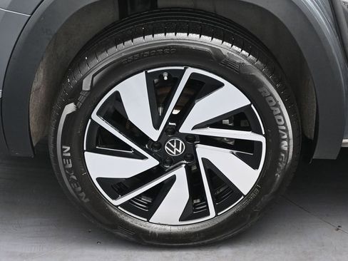 Used 2024 Volkswagen Atlas SEL AWD/4WD image 33