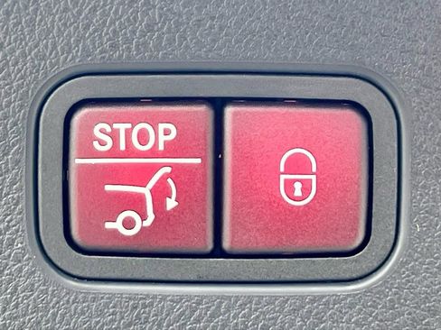 Certified 2023 Mercedes-Benz GLC 300 4MATIC image 45