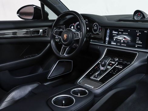 Used 2017 Porsche Panamera Turbo image 11
