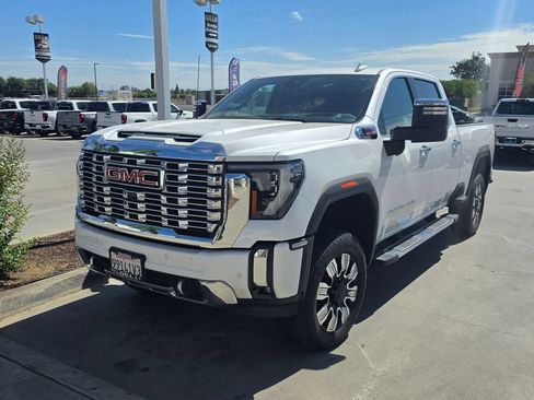 Used 2023 GMC Sierra 1500 Denali w/ Denali Reserve Package AWD/4WD image 1