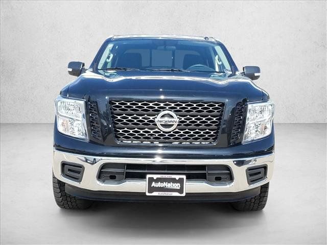 Used 2019 Nissan Titan SV RWD image 2