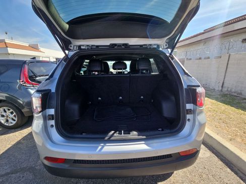 Used 2025 Jeep Compass Limited image 24