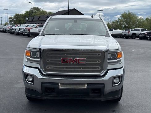 Used 2019 GMC Sierra 2500 SLE AWD/4WD image 2